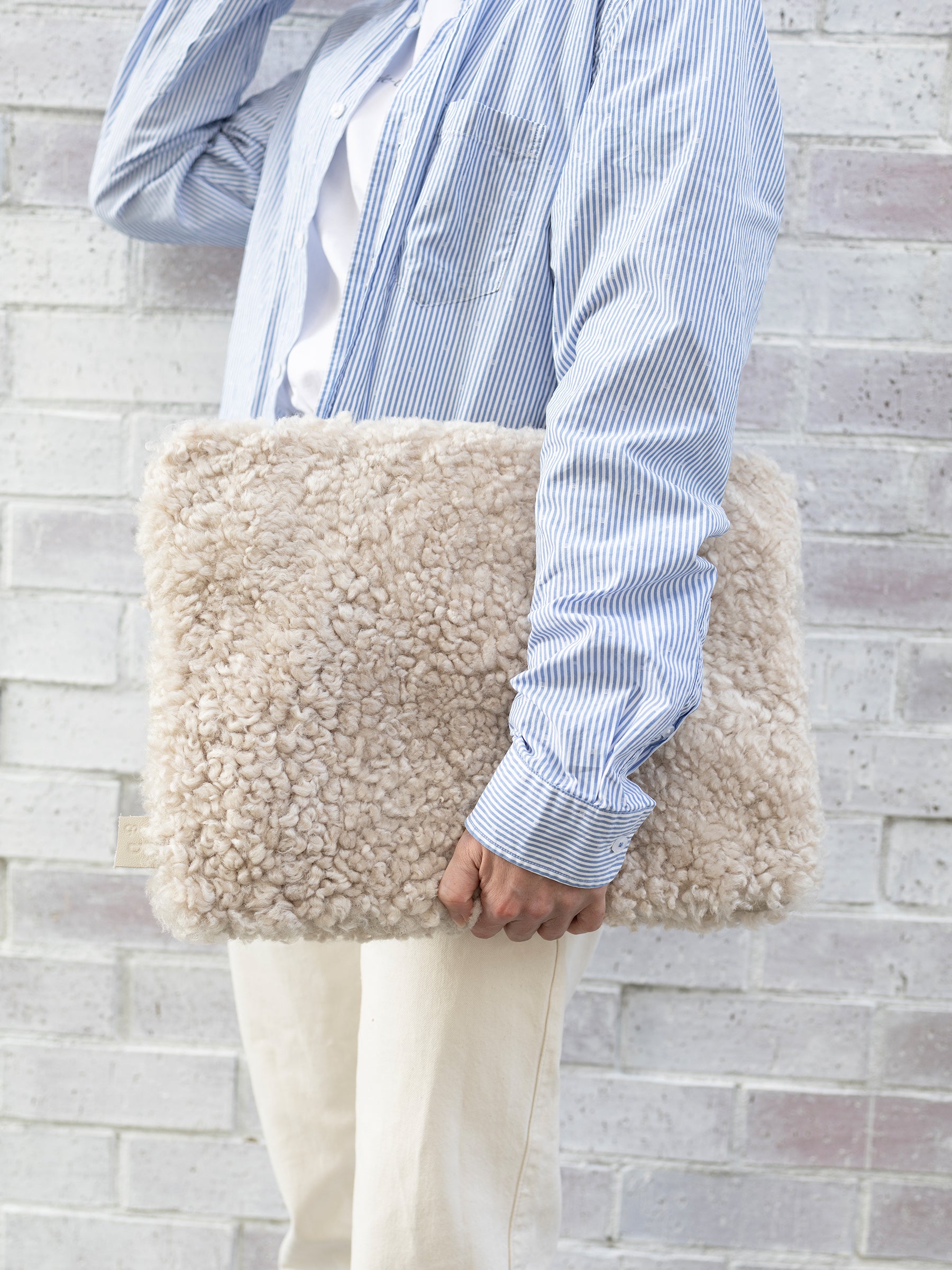 Laptop best sale bag wool