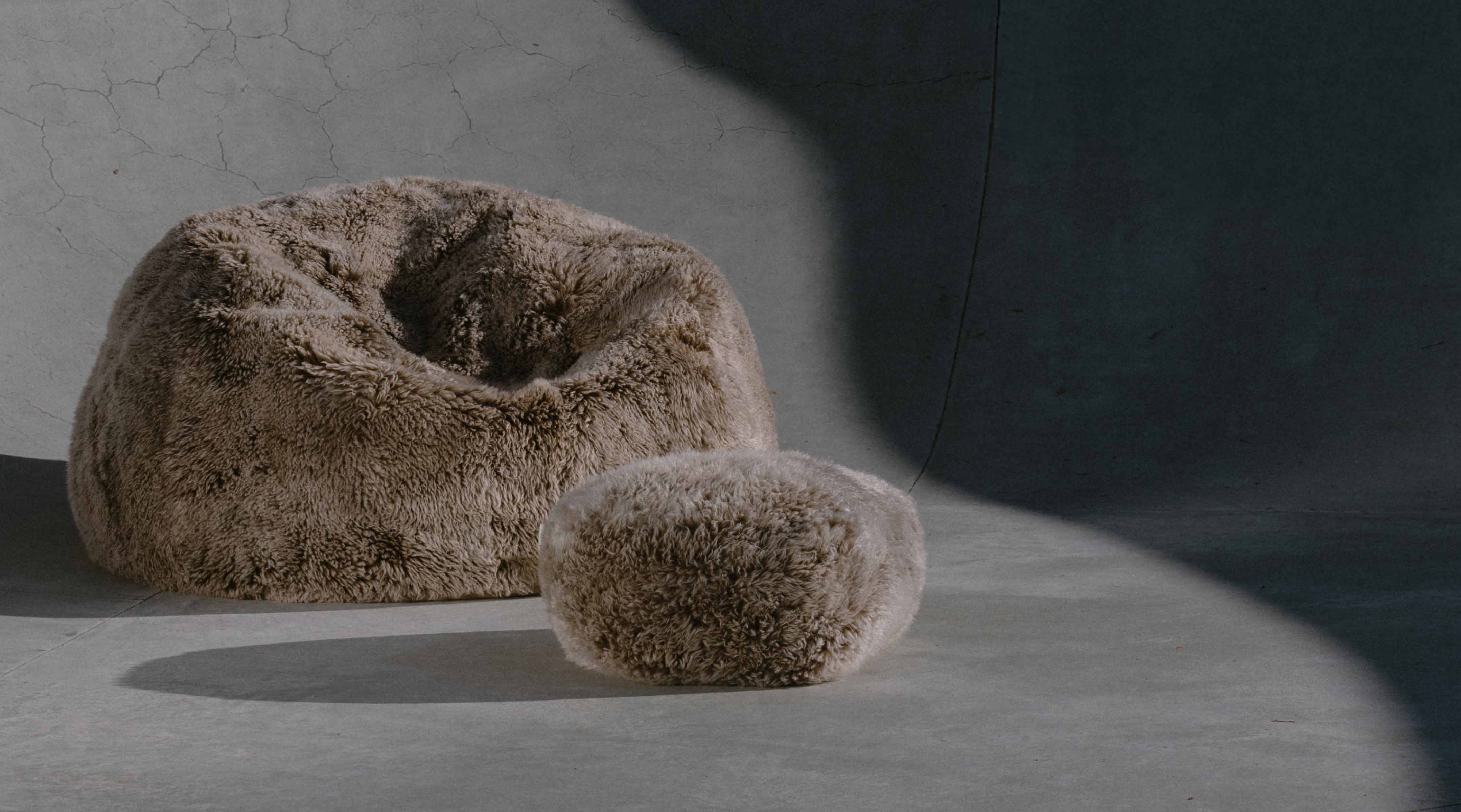The Footstool